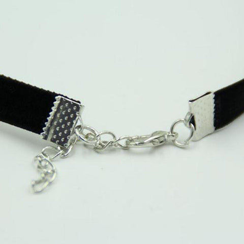 Retro Black Velvet Choker