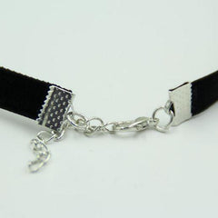 Retro Black Velvet Choker